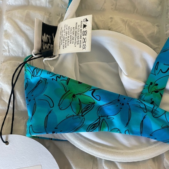 Princess Polly Sadley underwire shine bikini top - Picture 10 of 12